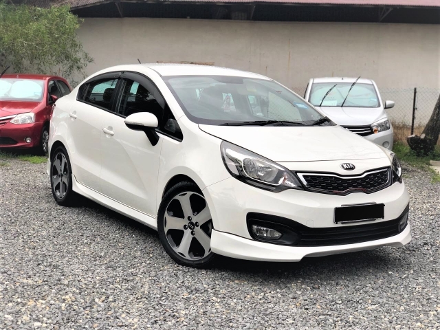 Kia Rio 2013 (White) | Listings